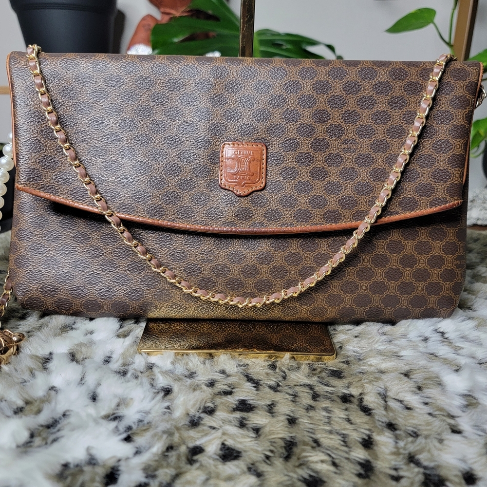 Final✅️ Authentic Celine Brown Monogram Clutch Bag - Picture 5 of 16